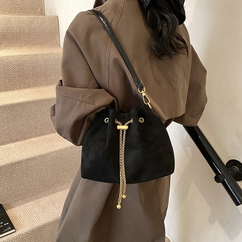Morbida pelle scamosciata sint - Women Bags Zara recensione e prezzo